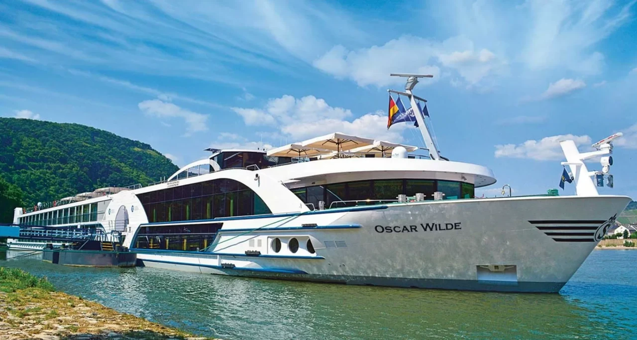 MS Oscar Wilde on the Rhine